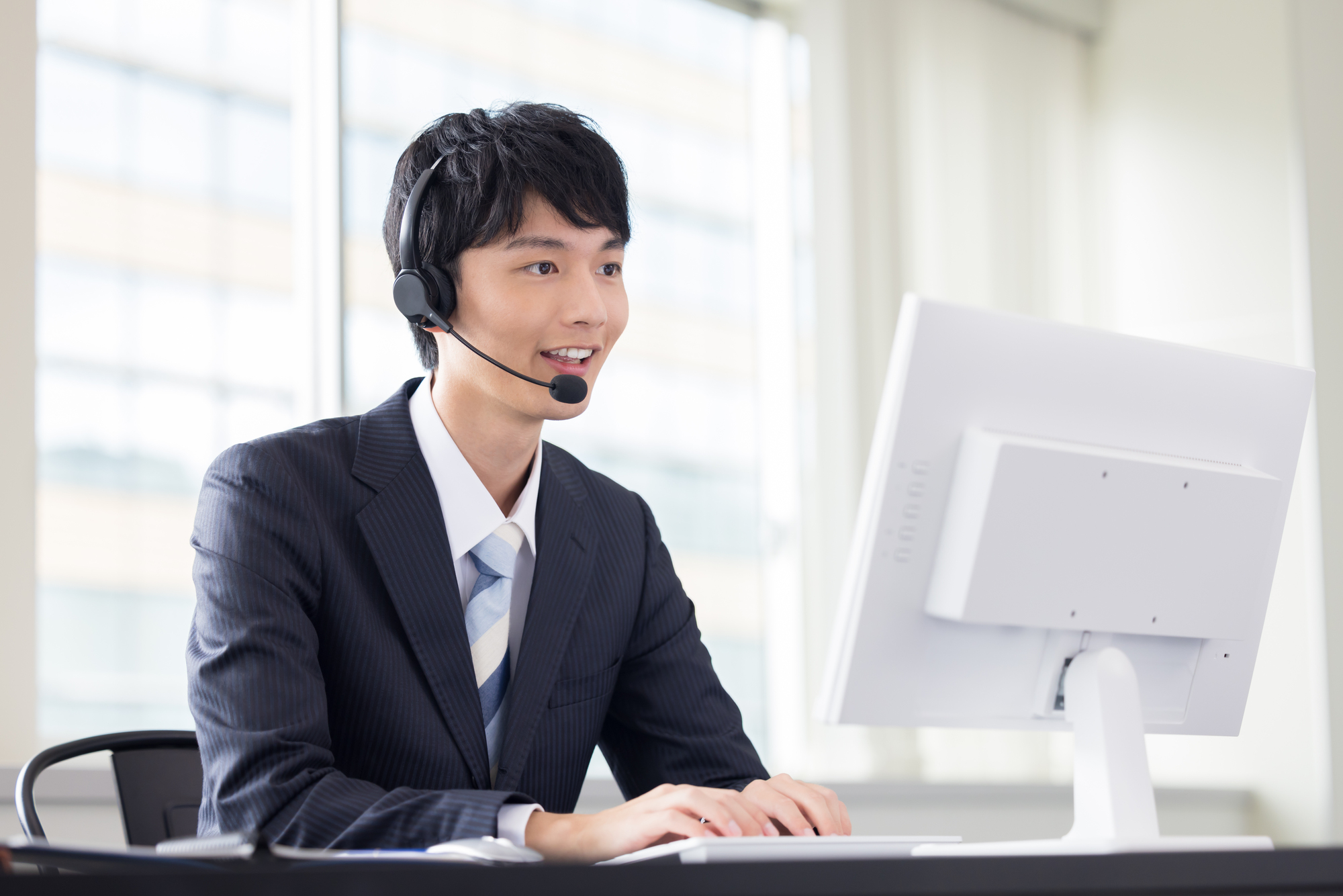 コールセンターをアウトソーシングする業者選びのポイントは？